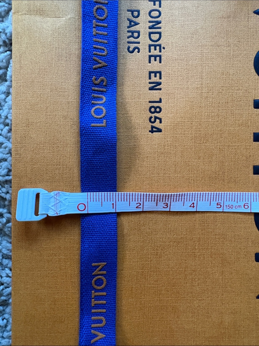 Louis Vuitton Cobalt Blue Ribbon with Gold Logo - 23 feet in total - Picture 3 of 3